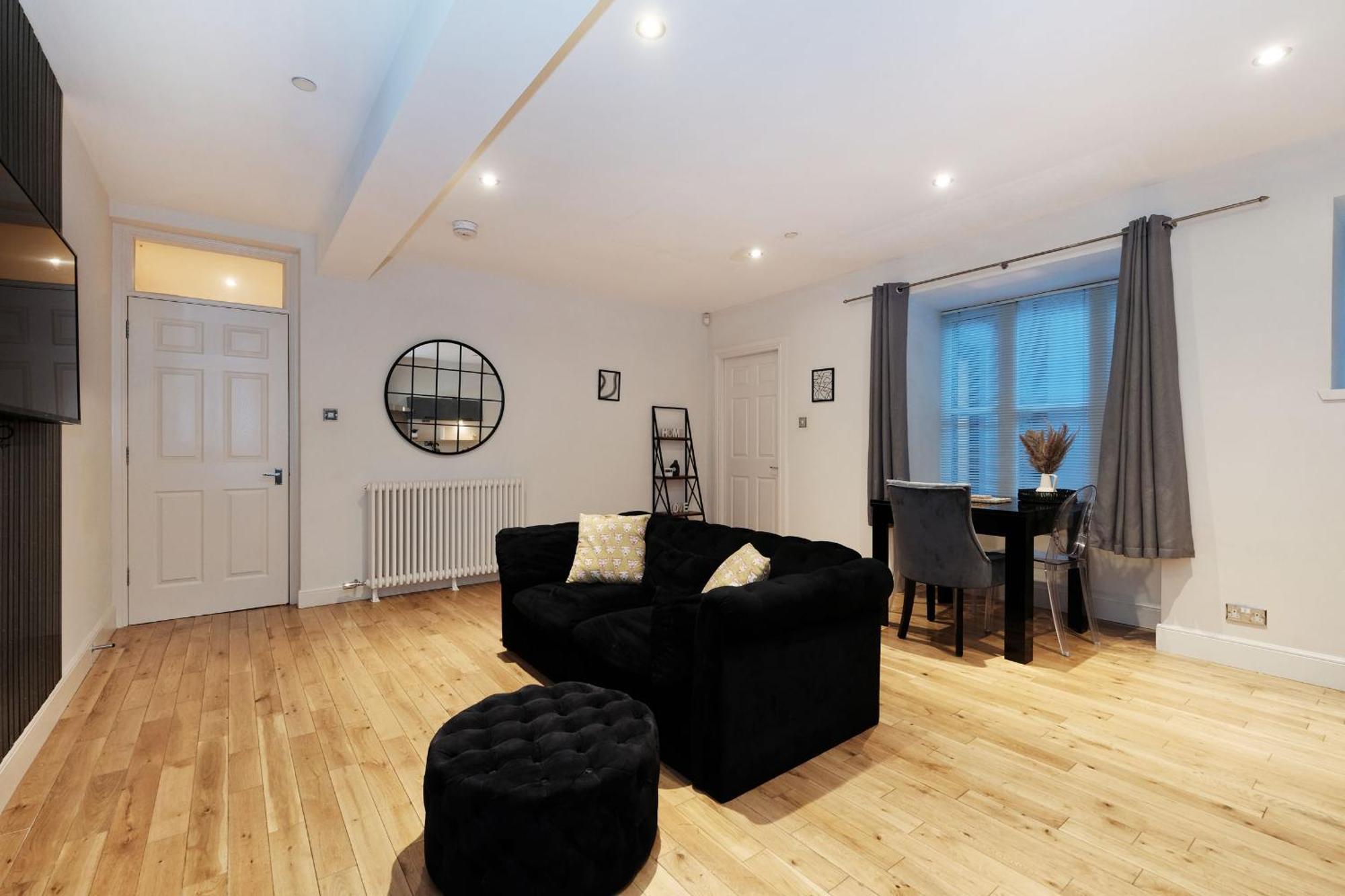 One Of A Kind Historic 3 Bedroom Apartment Aberdeen Bagian luar foto
