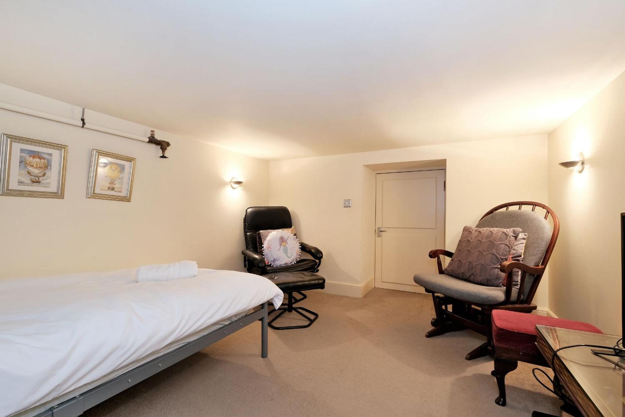 One Of A Kind Historic 3 Bedroom Apartment Aberdeen Bagian luar foto