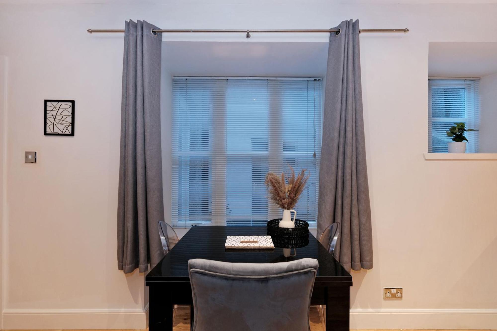 One Of A Kind Historic 3 Bedroom Apartment Aberdeen Bagian luar foto